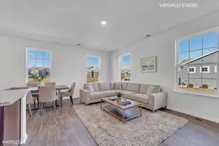 2274 Cypress Ct, Wonder Lake, IL 60097 - Photo 4