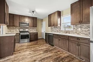 3238 W 74th Pl, Merrillville, IN 46410 - Photo 2