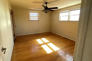 5229 W Greenleaf St, Skokie, IL 60077 - Photo 10