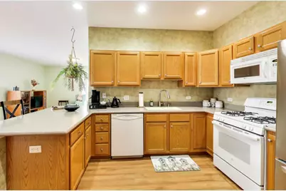 900 Yorktown Street, McHenry, IL 60050 - Photo 8