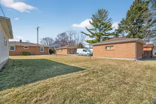1212 Frederick St, Joliet, IL 60435 - Photo 32