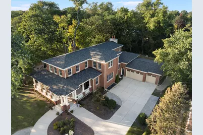 326 E Central Road, Arlington Heights, IL 60005 - Photo 2