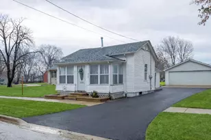 906 Grove St, Aurora, IL 60505 - Photo 2