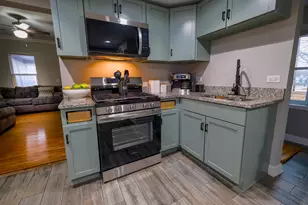 906 Grove St, Aurora, IL 60505 - Photo 4