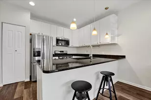 4055 N Central Park Ave, Chicago, IL 60618 - Photo 8