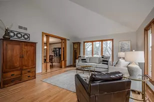 3104 Easton Pl, Saint Charles, IL 60174 - Photo 8