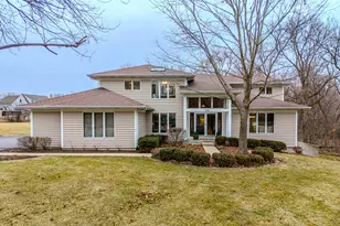 3104 Easton Pl, Saint Charles, IL 60174 - Photo 2