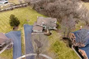 3104 Easton Pl, Saint Charles, IL 60174 - Photo 4