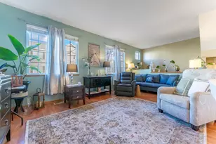 247 Evergreen Cir, Gilberts, IL 60136 - Photo 2