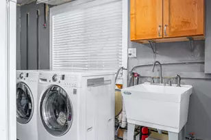 12 Suburban Heights, Milan, IL 61264 - Photo 4