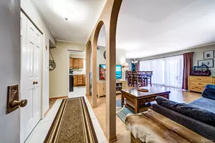 4114 W 99th St, Oak Lawn, IL 60453 - Photo 2