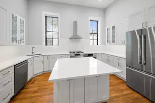 1339 N Noble St, Chicago, IL 60642 - Photo 8