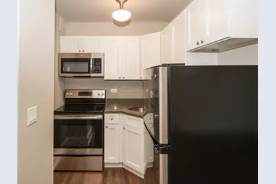 817 W Lakeside Place #306, Chicago, IL 60640 - Photo 2