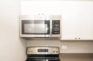 817 W Lakeside Pl, Chicago, IL 60640 - Photo 4