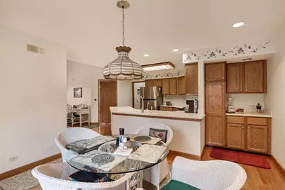 2012 Forest Creek Lane #2012, Libertyville, IL 60048 - Photo 18