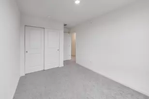 2251 Venture Dr, Schaumburg, IL 60193 - Photo 14