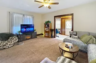 527 19th Ave, Moline, IL 61265 - Photo 4