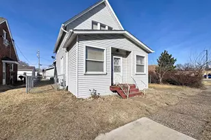 527 19th Ave, Moline, IL 61265 - Photo 2