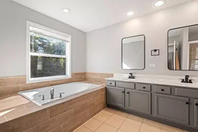 517 Meadowwood Lane, Oswego, IL 60543 - Photo 28