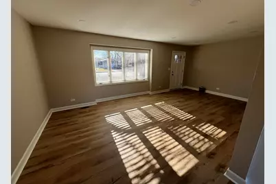 527 N Lyle Avenue, Elgin, IL 60123 - Photo 4