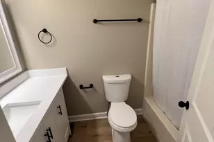 527 N Lyle Ave, Elgin, IL 60123 - Photo 12