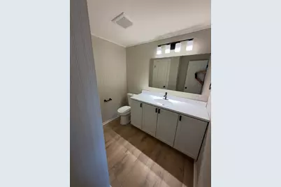 527 N Lyle Avenue, Elgin, IL 60123 - Photo 14