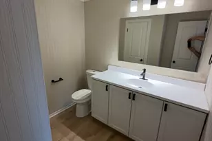 527 N Lyle Ave, Elgin, IL 60123 - Photo 14