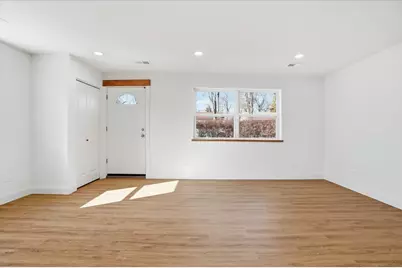 2407 Horeb Avenue, Zion, IL 60099 - Photo 6