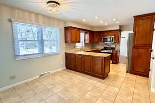 5N575 Abilene Trail, Bloomingdale, IL 60108 - Photo 8