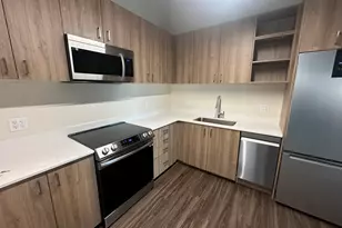 2032 N Clybourn Ave, Chicago, IL 60614 - Photo 2