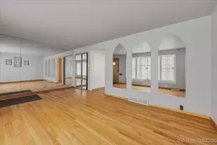 7935 S Blackstone Ave, Chicago, IL 60619 - Photo 10