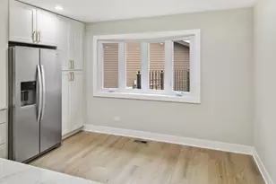 4951 Crest Ct, Country Club Hills, IL 60478 - Photo 10