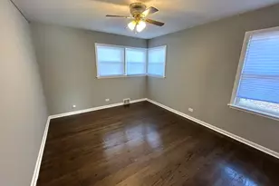 717 E 154th St, South Holland, IL 60473 - Photo 8