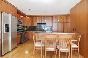 850 N Dewitt Pl, Chicago, IL 60611 - Photo 2