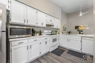 1896 Appaloosa Dr, Naperville, IL 60565 - Photo 6