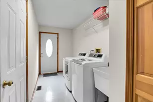 311 Millcreek Ln, Naperville, IL 60540 - Photo 16