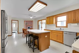 311 Millcreek Ln, Naperville, IL 60540 - Photo 14