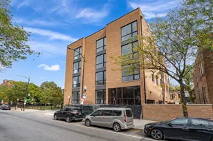 2351 W Flournoy St, Chicago, IL 60612 - Photo 2