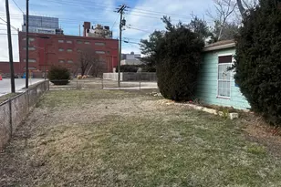 1027 21st St, Granite City, IL 62040 - Photo 8