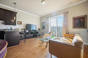 207 E 31st St, Chicago, IL 60616 - Photo 2