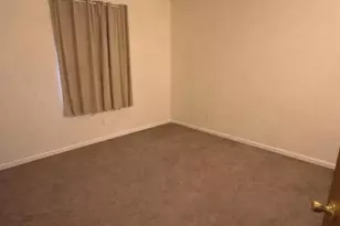 303 Newport Ln, Bartlett, IL 60103 - Photo 4