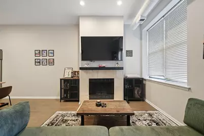 2512 N Bosworth Avenue #202, Chicago, IL 60614 - Photo 8