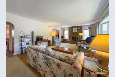 1219 Golf Lane, Wheaton, IL 60189 - Photo 6