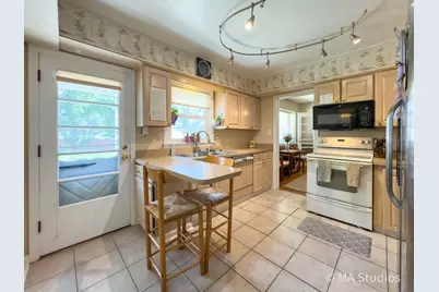 1219 Golf Lane, Wheaton, IL 60189 - Photo 16