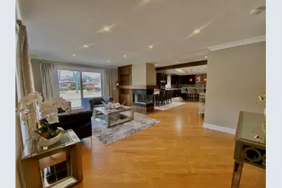 4735 Locust Avenue, Glenview, IL 60025 - Photo 2