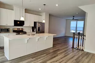 319 Elm Ct., Mount Prospect, IL 60056 - Photo 10