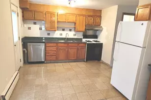 8843 Robin Dr, Des Plaines, IL 60016 - Photo 4