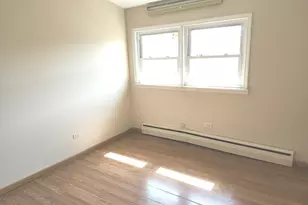 8843 Robin Dr, Des Plaines, IL 60016 - Photo 10