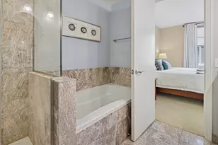 525 N Peoria St, Chicago, IL 60642 - Photo 10