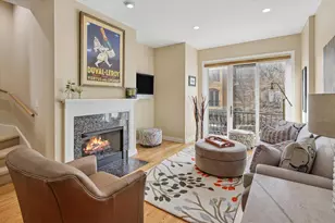 525 N Peoria St, Chicago, IL 60642 - Photo 2